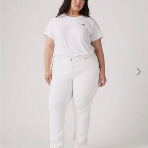 NWT Levi's White Classic Straight Jeans